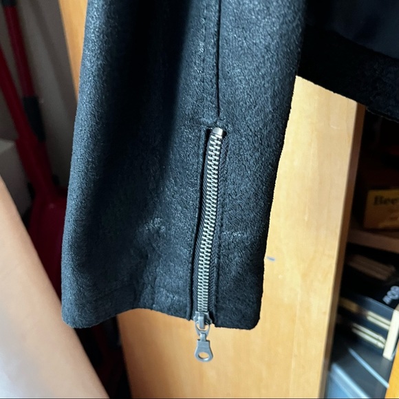 Black leather jacket. Never worn 18w - Picture 2 of 10